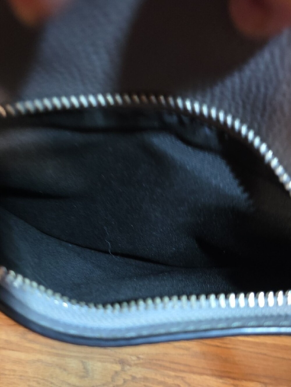Marc Jacobs Pebbled Leather Crossbody Bag in Light Gray - Picture 5 of 11